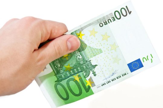100 euros